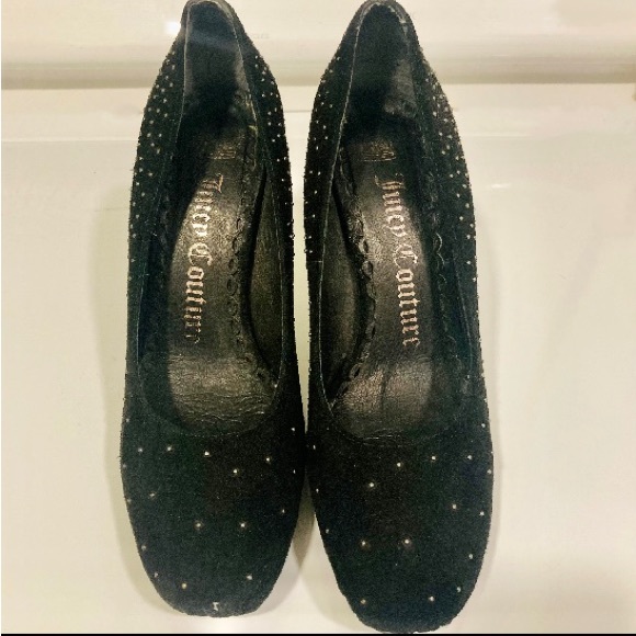 JUICY COUTURE TESSA BLACK SUEDE PUMP - Picture 2 of 10